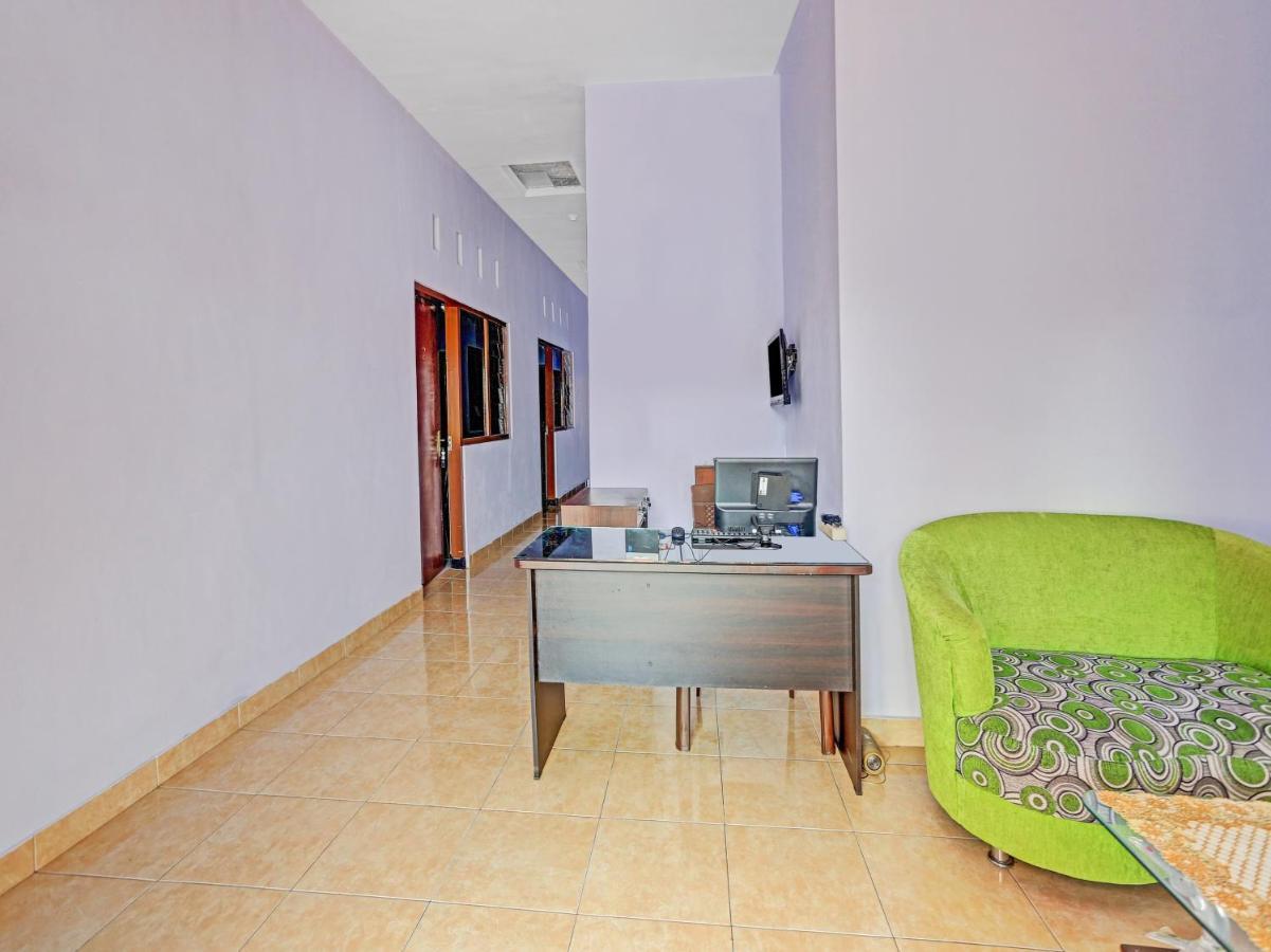 Oyo 90344 Wijayanti Hotel Banyuwangi  Exterior foto