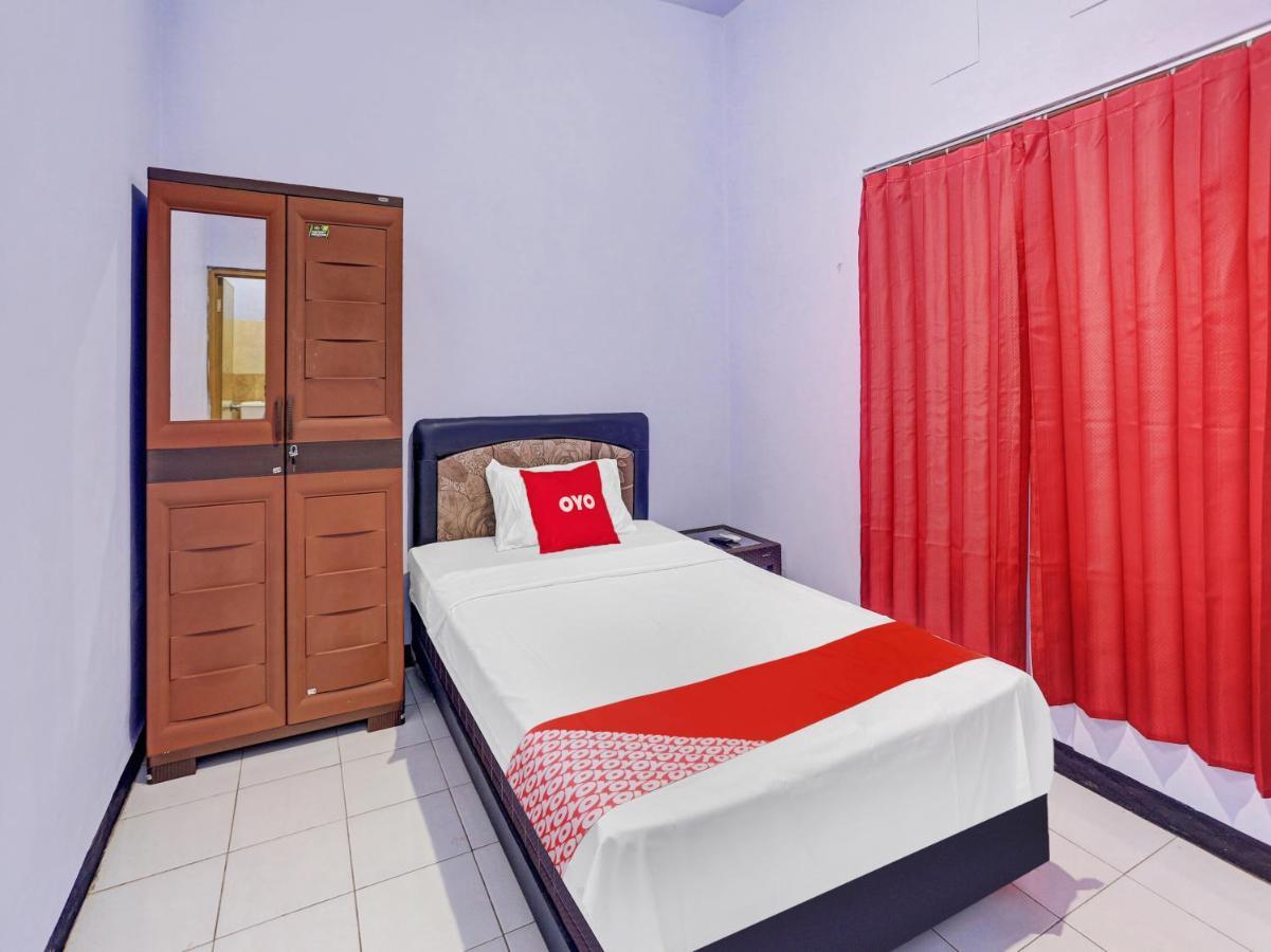 Oyo 90344 Wijayanti Hotel Banyuwangi  Exterior foto