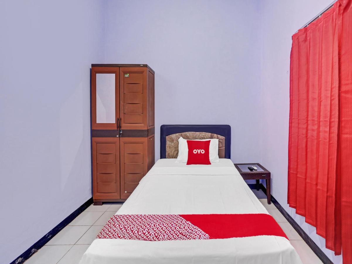 Oyo 90344 Wijayanti Hotel Banyuwangi  Exterior foto